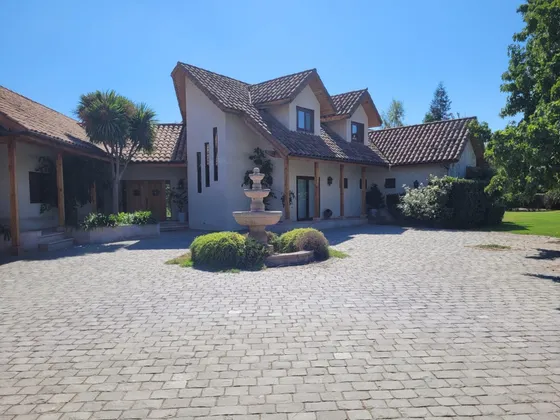 Espectacular Propiedad En Exclusivo Condominio Las Fuentes