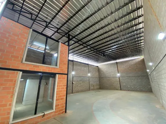 Galpón Industrial En Alquiler: Avenida Lisandro Alvarado Sector Las Guacamayas