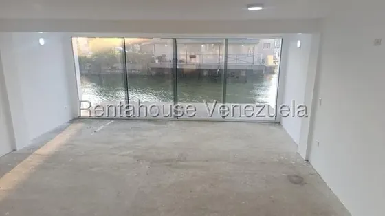 Casa Bote B Obra Gris Lecheria