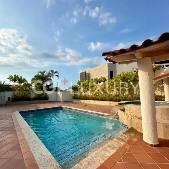 Cgi+ Luxury Lecheria Vende Acogedora Casa En Las Villas, Ubicada En Campo De Golf