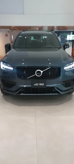 Volvo Xc90 Ultra Dark