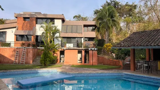 Annic Coronado Vende Imponente Quinta De Estilo Colonial De Alta Gama 315811