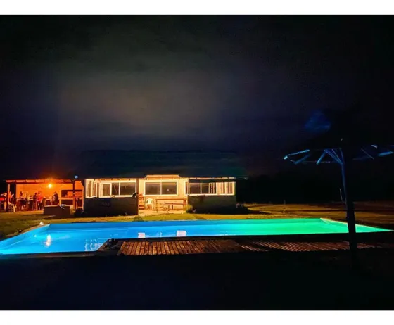 Quinta En Venta - 2 Dormitorios 1 Baño - 40662mts2 - Carmen De Areco