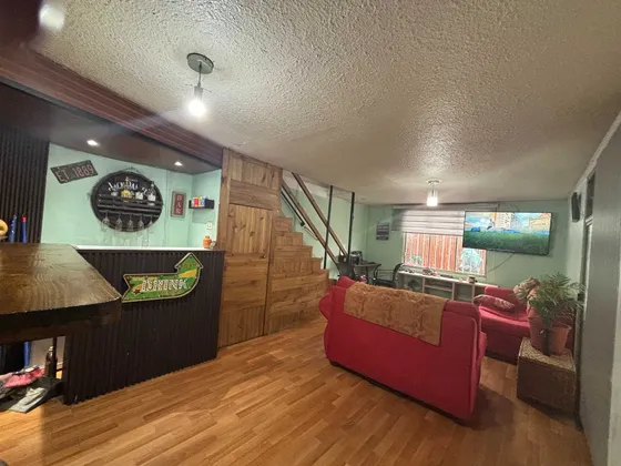 Amplia Casa 6d/2b $109.000.000 (173625)