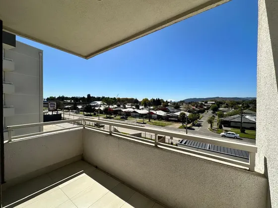 Departamento Luminoso En Condominio Sector Poniente