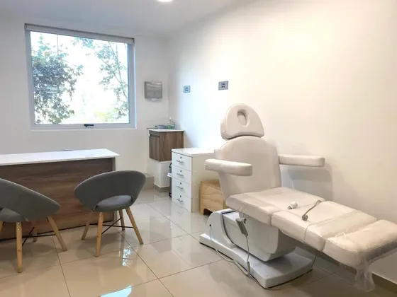 Arriendo Box Dental / Los Leones / Providencia