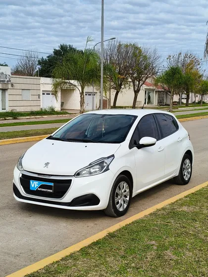 Peugeot 208 1.6 Active
