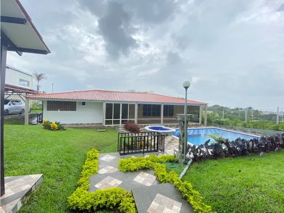 Se Vende Espectacular Casa Campestre Via El Caimo 