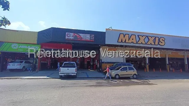 Julian Galindez Alquila Local A Pie De Calle En La Avenida Venezuela Barquisimeto #25-19325