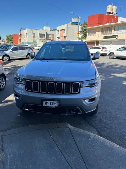 Jeep Grand Cherokee 3.7 3.6 Edición 75 Aniversario 4x2 At
