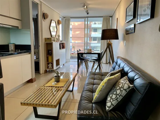 Departamento, Estacionamiento Y Bodega Vende En Las Condes