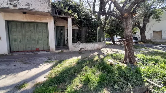 Amplia Casa En Ciudadela Norte Con Jardin Y Garage 