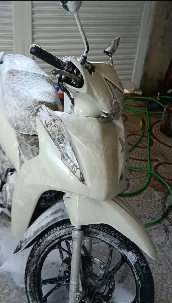 Produto Kit Shampoo Automotivo Esfregação Neutro V-floc V-mol Vonixx tirada por usuário