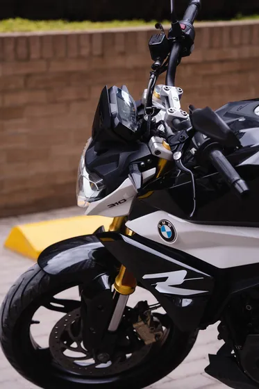 Moto: Bmw 310 R  Matrícula: Bogotá Soat: 19 Septiembre 2025