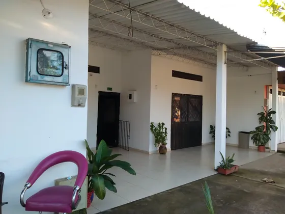 Ganga! Casa  Lote Con Bodega (518 M2). Totalmente Remodelada, Pisos Enchapados