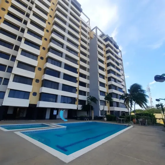 Apartamento En Alquiler Lecheria Resd. Plama Dorada. Rosa Maria Evergreen
