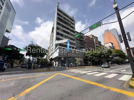 Se Alquila Local Comercial En Chacao Av. Francisco De Miranda