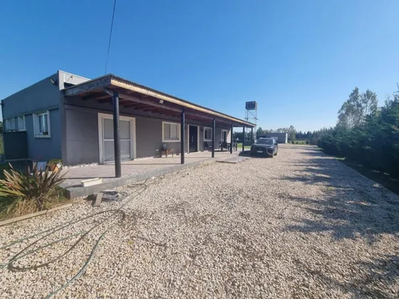 Casa Quinta En Venta - 4 Dormitorios 4 Baños - Coronel Brandsen  