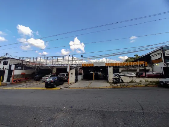 Venta De Amplio Galpón Comercial-industrial En Macaracuay / Gc
