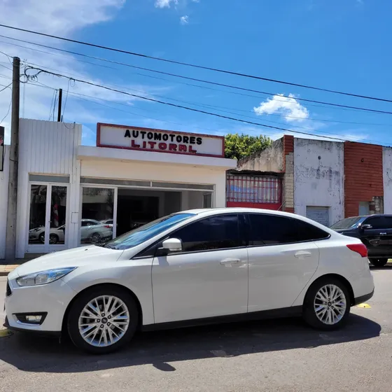 Ford Focus Iii 2.0 Sedan Se Plus At6