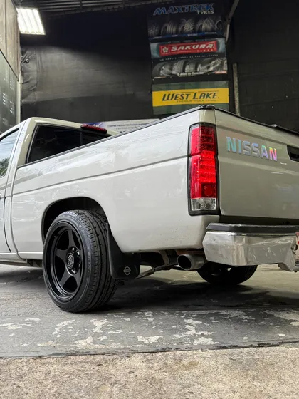 Nissan D21 Americano