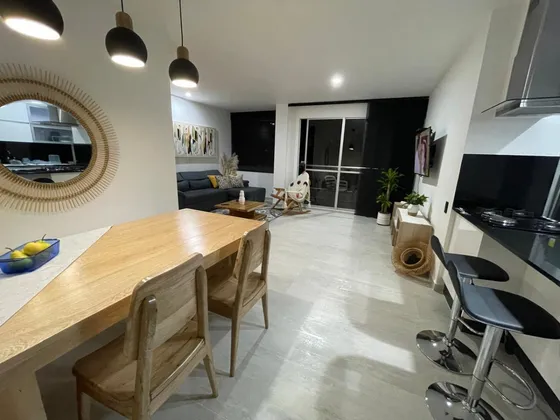 Apartamento Amoblado Remodelado. Completamente Equipado .