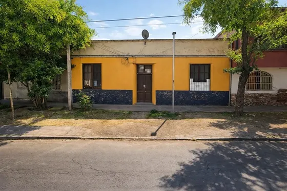Casa Siniestrada En Venta Bio Bio, Franklin En Santiago