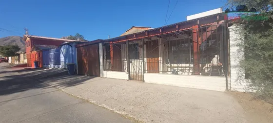 Casa En Venta De 3 Dorm. En Copiapó