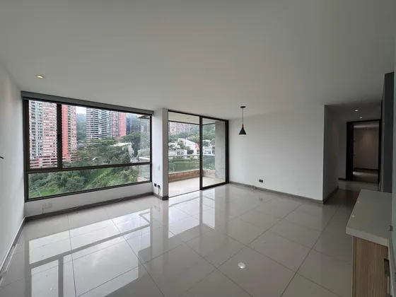 Se Vende Apartamento Moderno En Altos Del Poblado