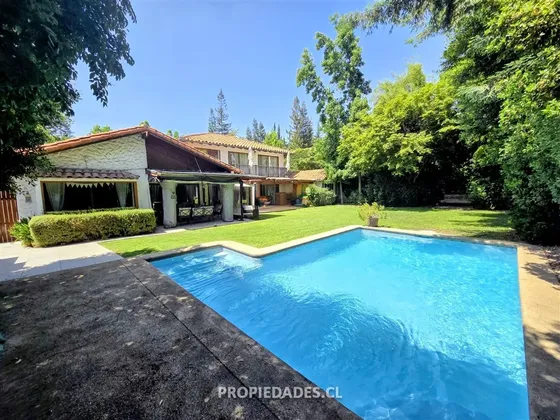 Casa En Venta De 5 Dorm. En Lo Barnechea Golf De Manquehue