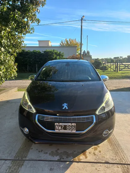 Peugeot 208 1.6 Xy