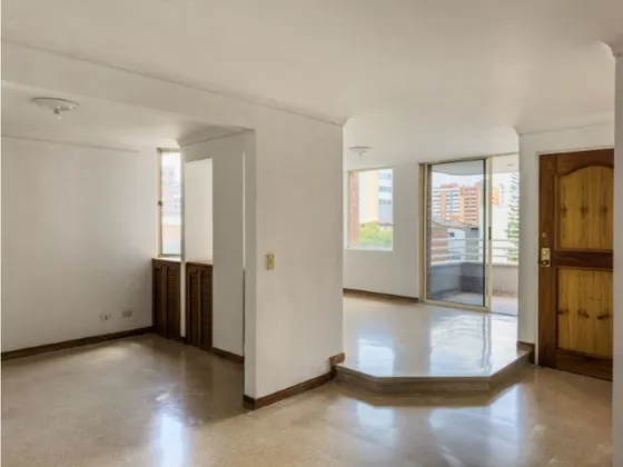 Rhbr-13424 Apto Piso 5 Medellin, Laureles Nogal