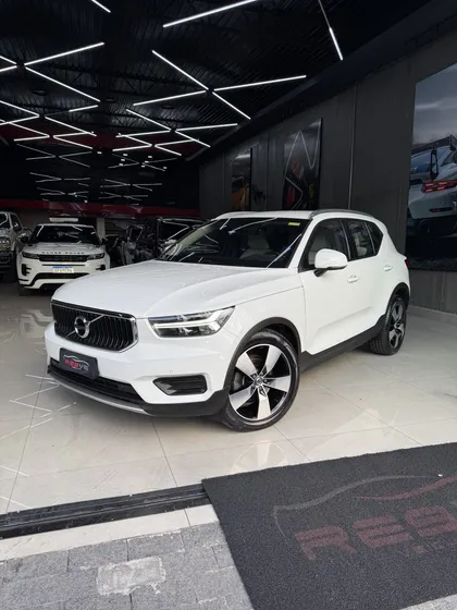 Volvo 0 40 T-5 Momentum 2.0 252cv Awd