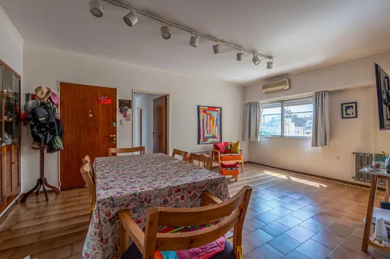 Excelente Semipiso - Venta - 5 Amb - 2 Balcones - Cochera - Villa Del Parque