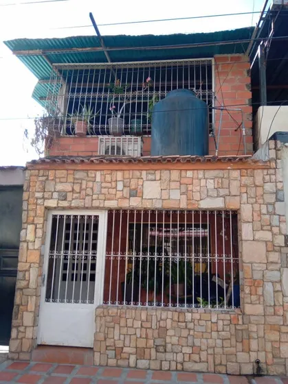 Acogedora Casa En Sorocaima, Turmero. Comunidad 19 De Abril.