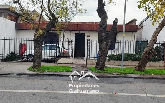 Casa En Venta De 4 Dorm. En Independencia