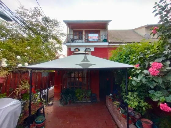 Amplia Casa En Venta