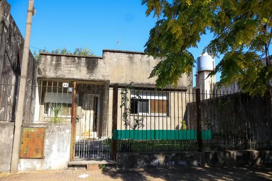 Casa En Venta - 1 Dormitorio 1 Baño - 430mts2 - La Plata