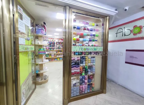 Venta/ Alquiler Local Pequeño En El Ccct