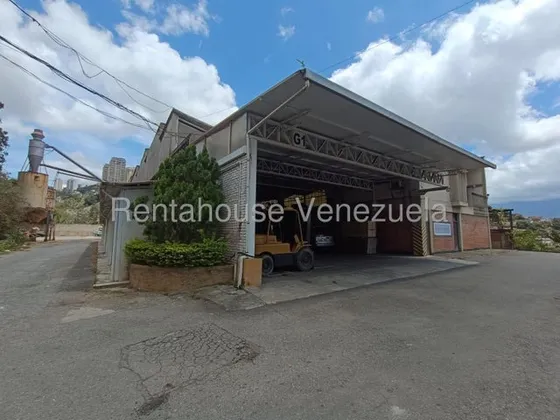 Agp Galpón Industrial En Alquiler En Baruta, Con Oficina Y 20 Puesto De Estacionamiento 25-23795 Ys 