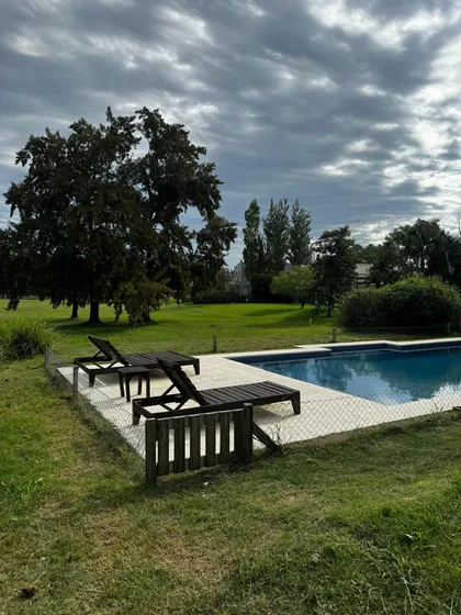 Venta Casa 5 Ambientes En Hacoaj Vista Abierta Al Golf Ubicada En Una Isla Doble Lote