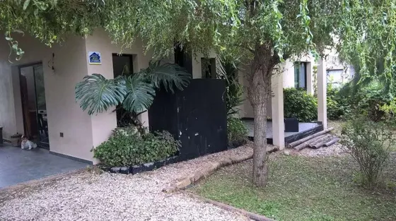 Casa En Venta - 2 Dormitorios 1 Baño - 1,000 Mts2 - El Rodeo, Abasto, La Plata