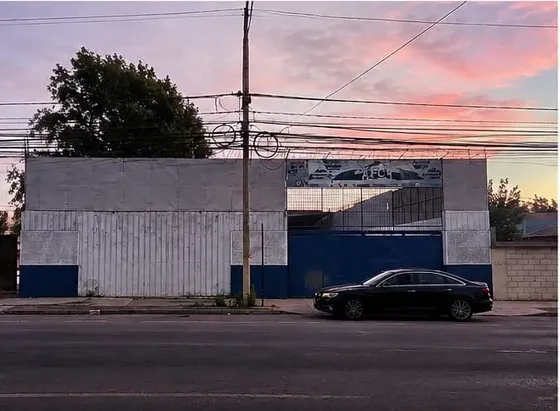Se Arrienda : Local Comercial