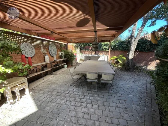 Casa En Venta De 6 Dorm Mas Servicio. En Lo Barnechea