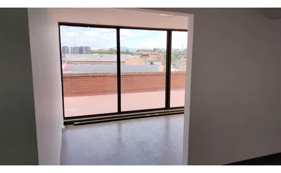Oficina 100 M2 En Arriendo, Sector Ortezal