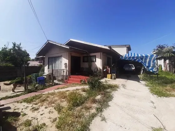 Quilpué-terreno En Venta Con 2 Casas En Sector Residencial