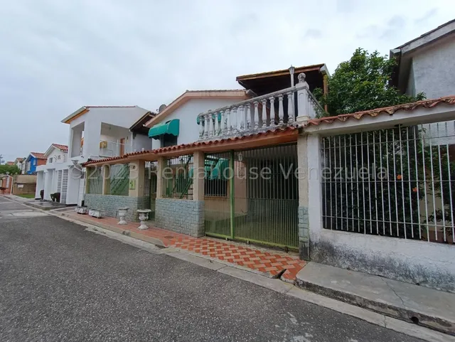 Vendo Hermosa Casa Ubicada En San Homero La Victoria, Cód.25-15414 Myc