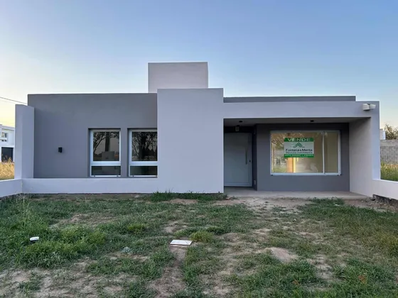 Casa  En Venta A Estrenar En Pilar-córdoba