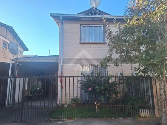 Casa En Venta De 2 Dorm. En El Monte