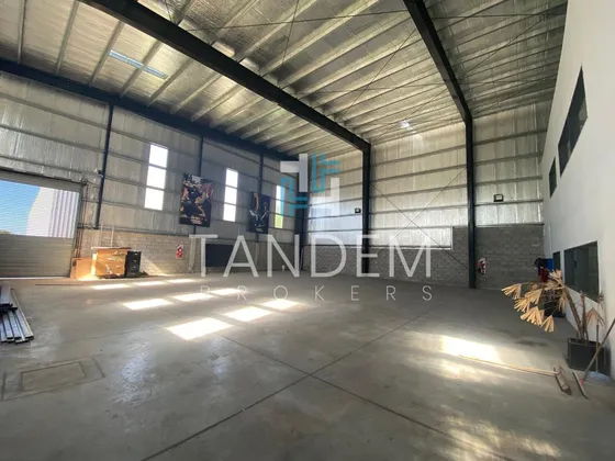Alquiler Excelente Galpón - Imagen Comercial Y 700 M2 De Oficinas Zona Industrial De Pacheco